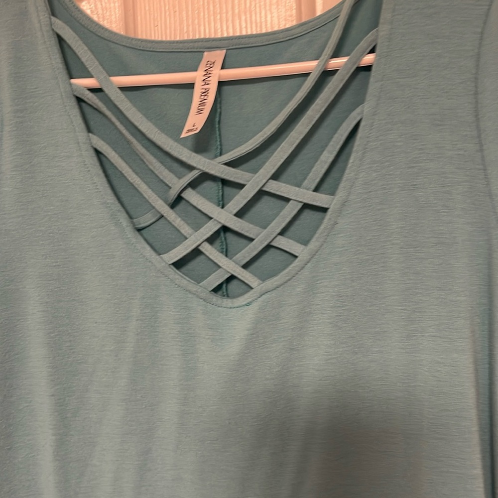 Ladies top - Picture 2 of 3